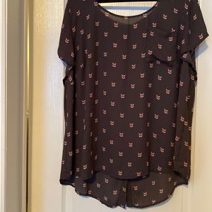 Torrid fox blouse. buttons down the back